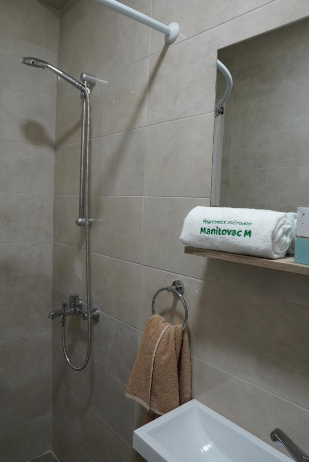 Manitovac M