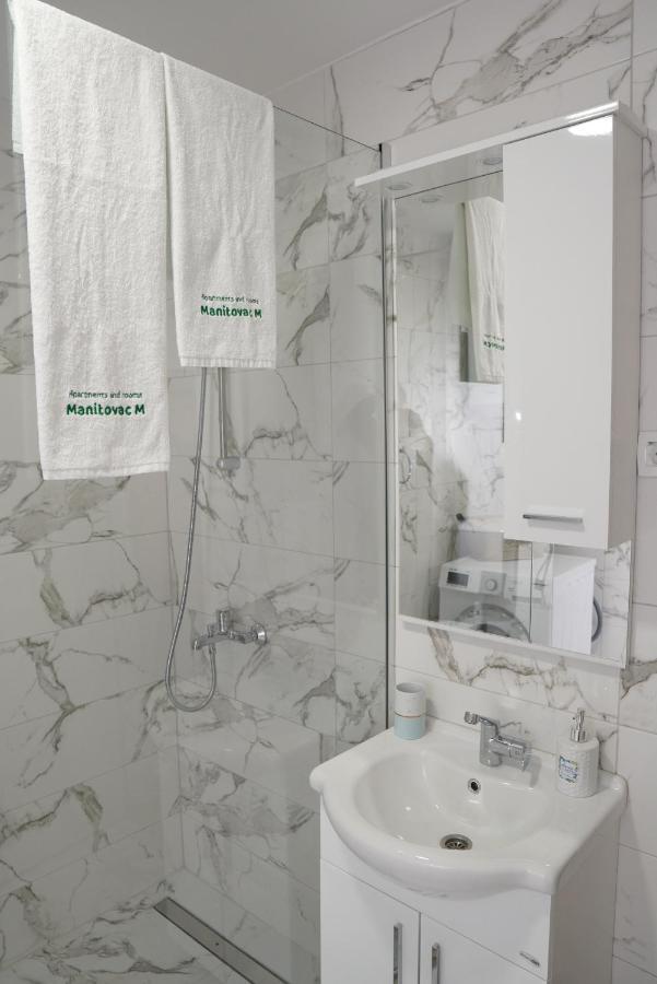 Manitovac M